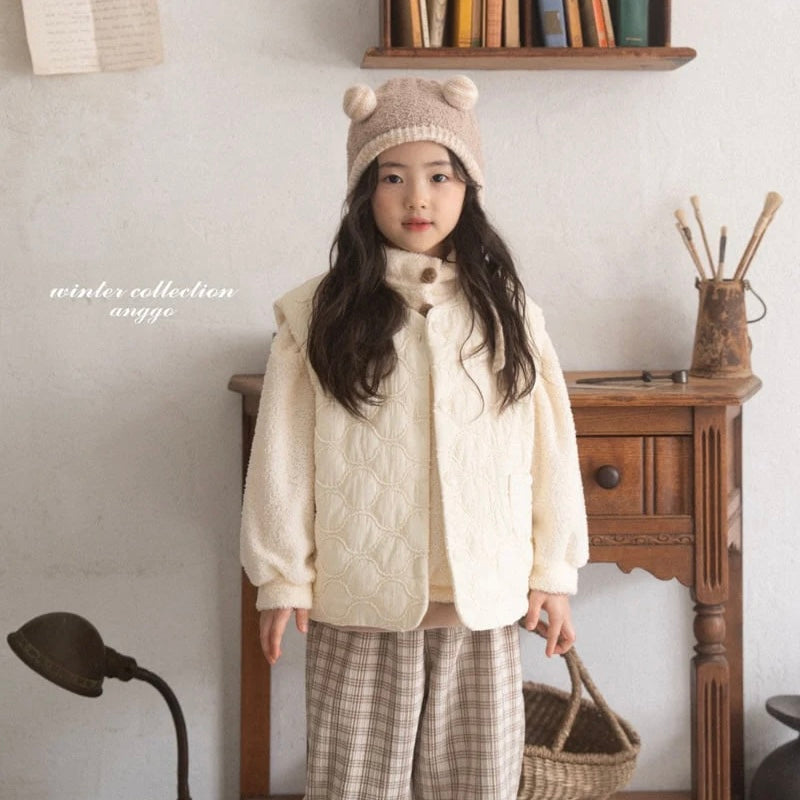 Madeleine Vest