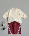 Stripe Track Pants – Weite Hose mit sportlichem Detail