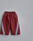 Stripe Track Pants – Weite Hose mit sportlichem Detail