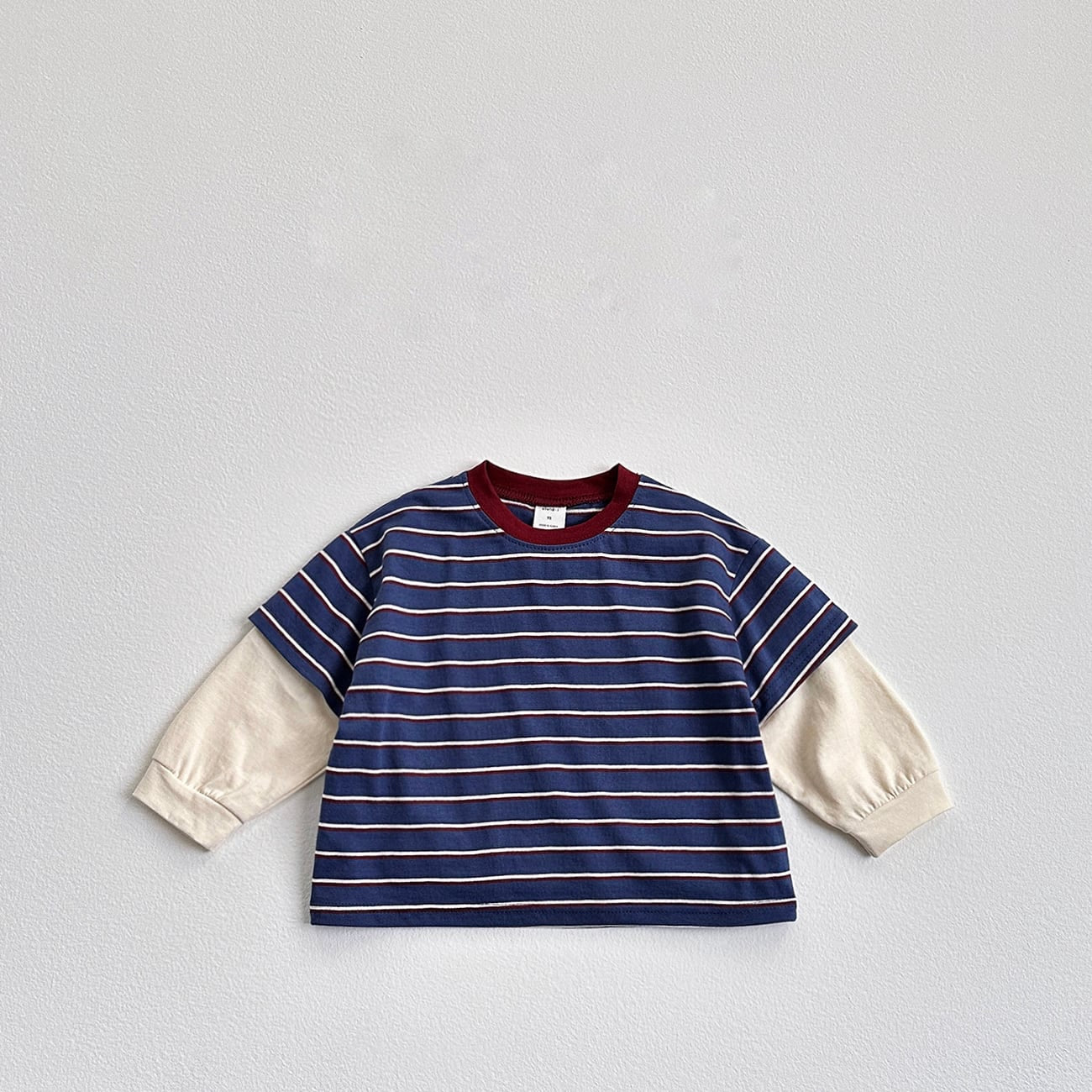 Double Layer Stripe Tee – Gestreiftes Shirt im 2-in-1 Look