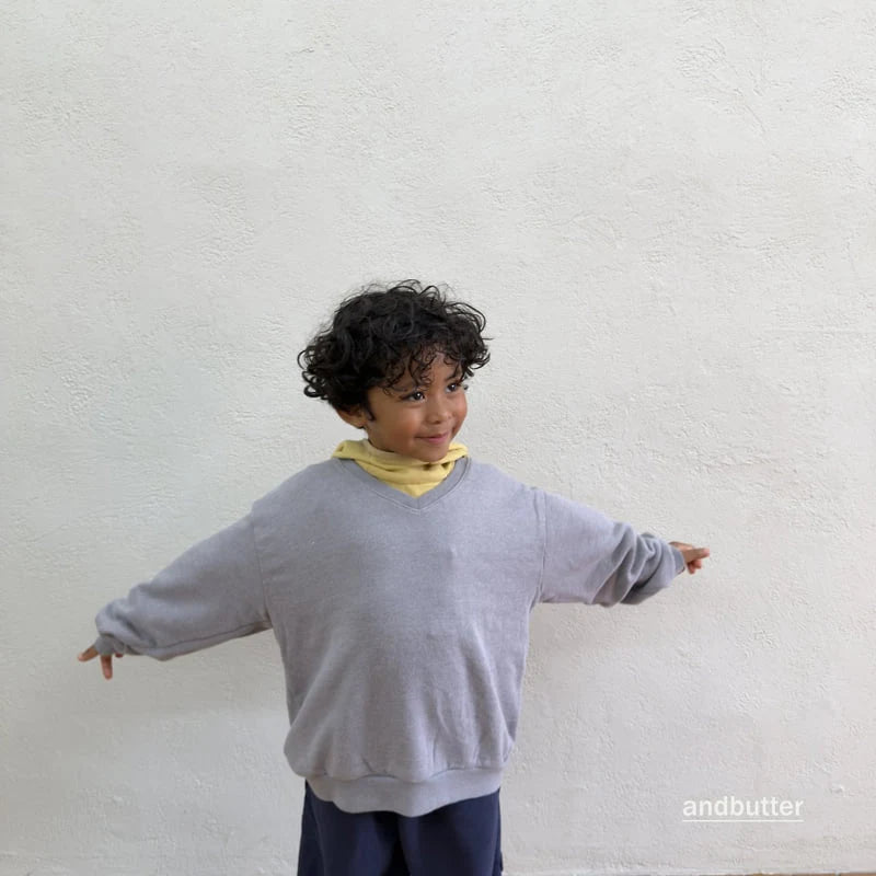 Little Foxx – Soft V-Neck Sweatshirt