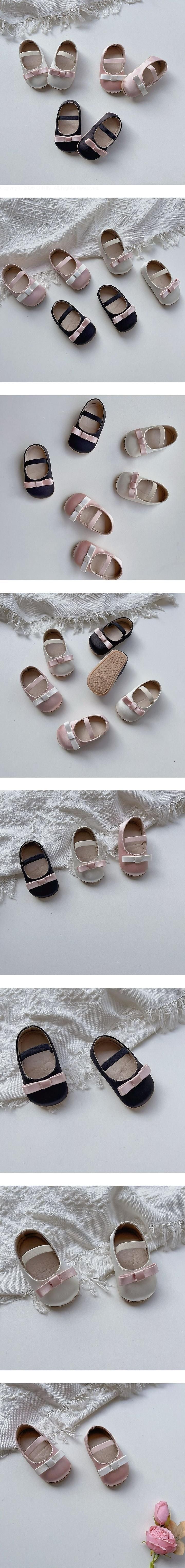 Little Foxx – Small Ribbon Angel Shoes