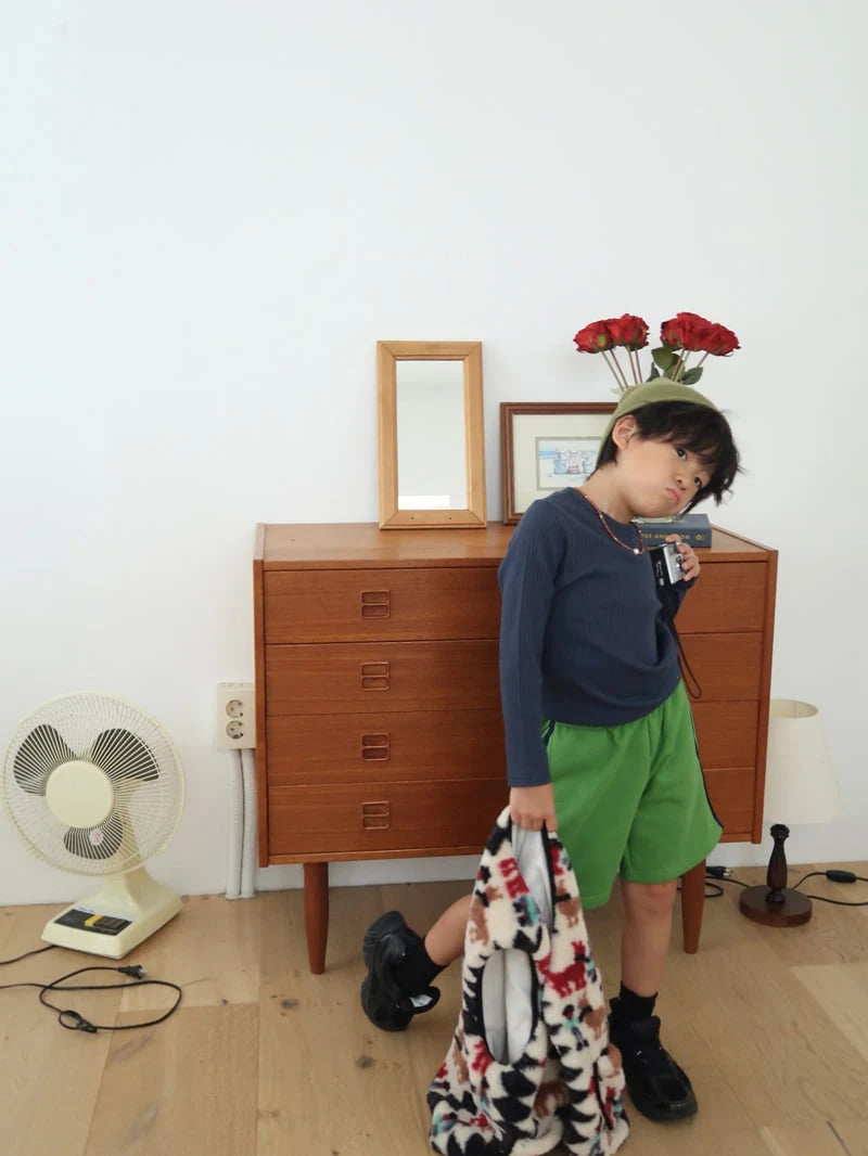 Little Foxx – Tape Middle Shorts