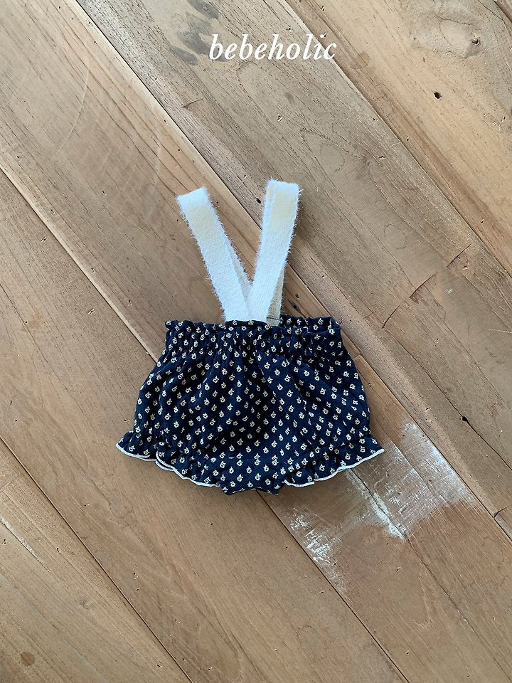 Little Foxx – Leaf Suspender Bloomers