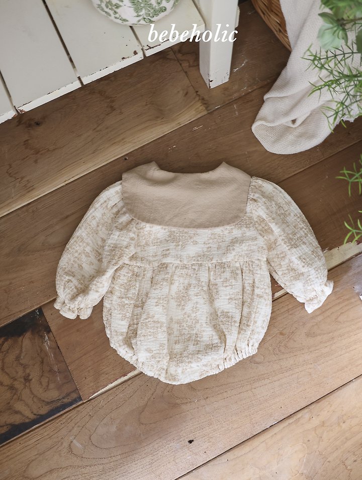 Little Foxx – Bri Cape Suit