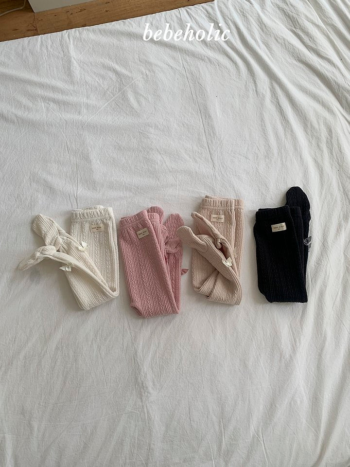 Little Foxx – Tone Tone Ribbon Footed Leggings