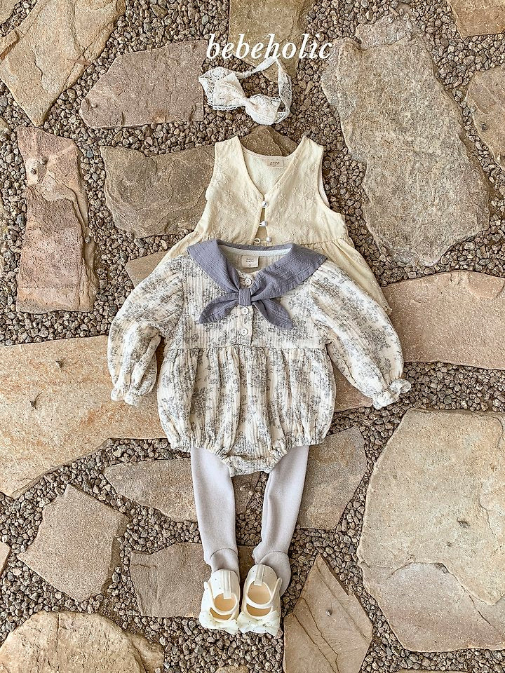 Little Foxx – Bri Cape Suit