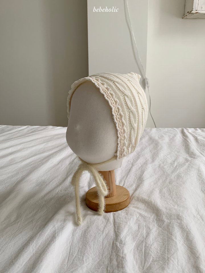 Little Foxx – Cable Knit Bonnet