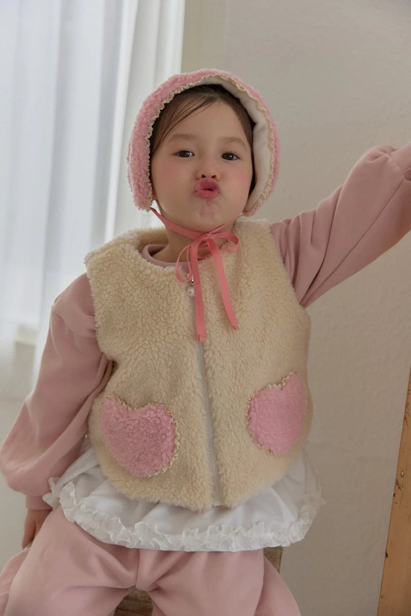Little Foxx – Monggle Fur Vest + Warmer Set