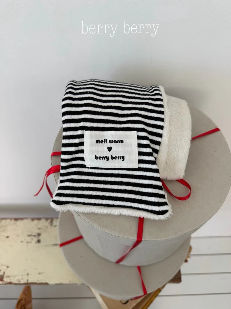 Little Foxx – Ribbed Striped Neck Scarf