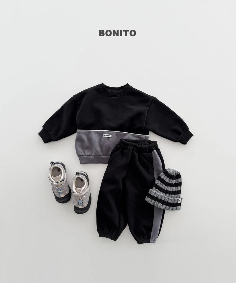 Little Foxx – Under Color Contrast Sweatshirt