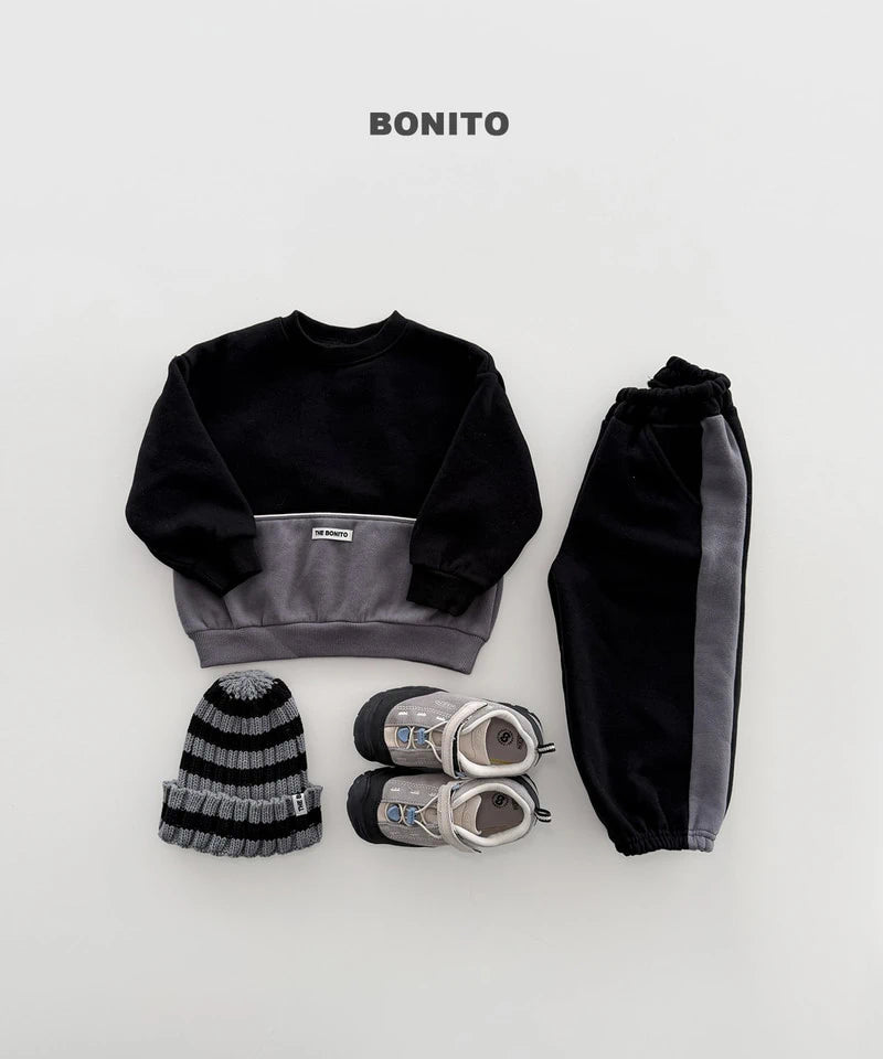 Little Foxx – Under Color Contrast Sweatshirt