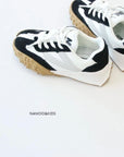 725 Sneakers