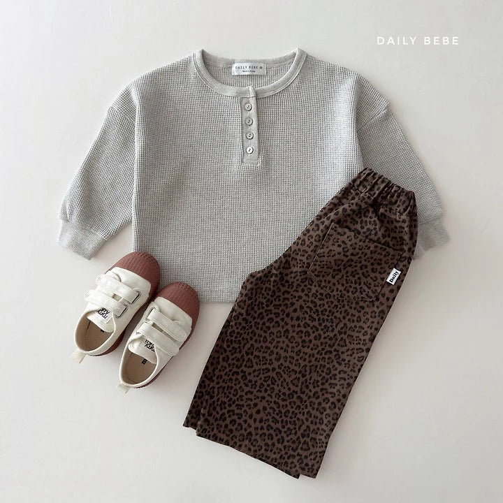 Little Foxx – Waffle Henley Neck Tee