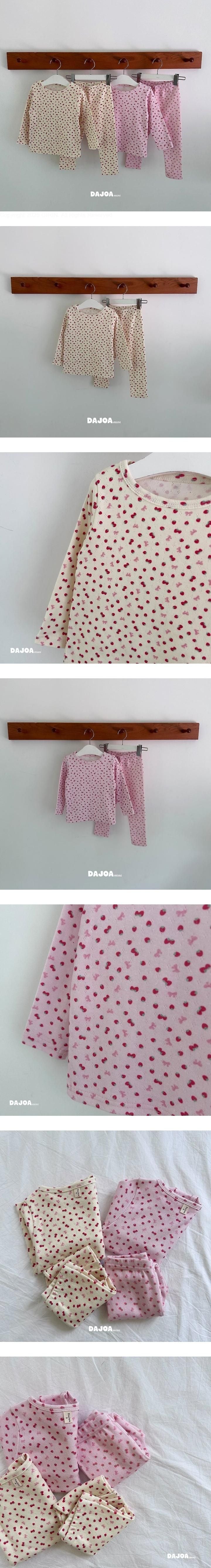 Little Foxx – Eyelet Strawberry Loungewear