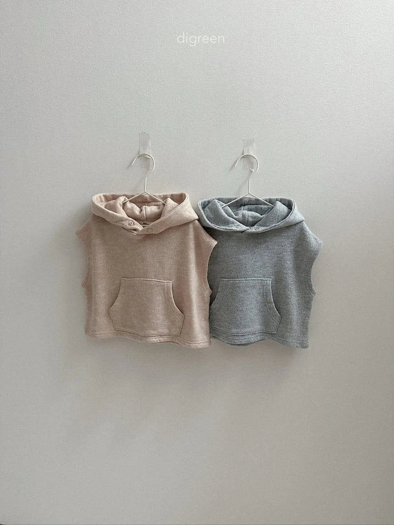 Woody Hooded Vest