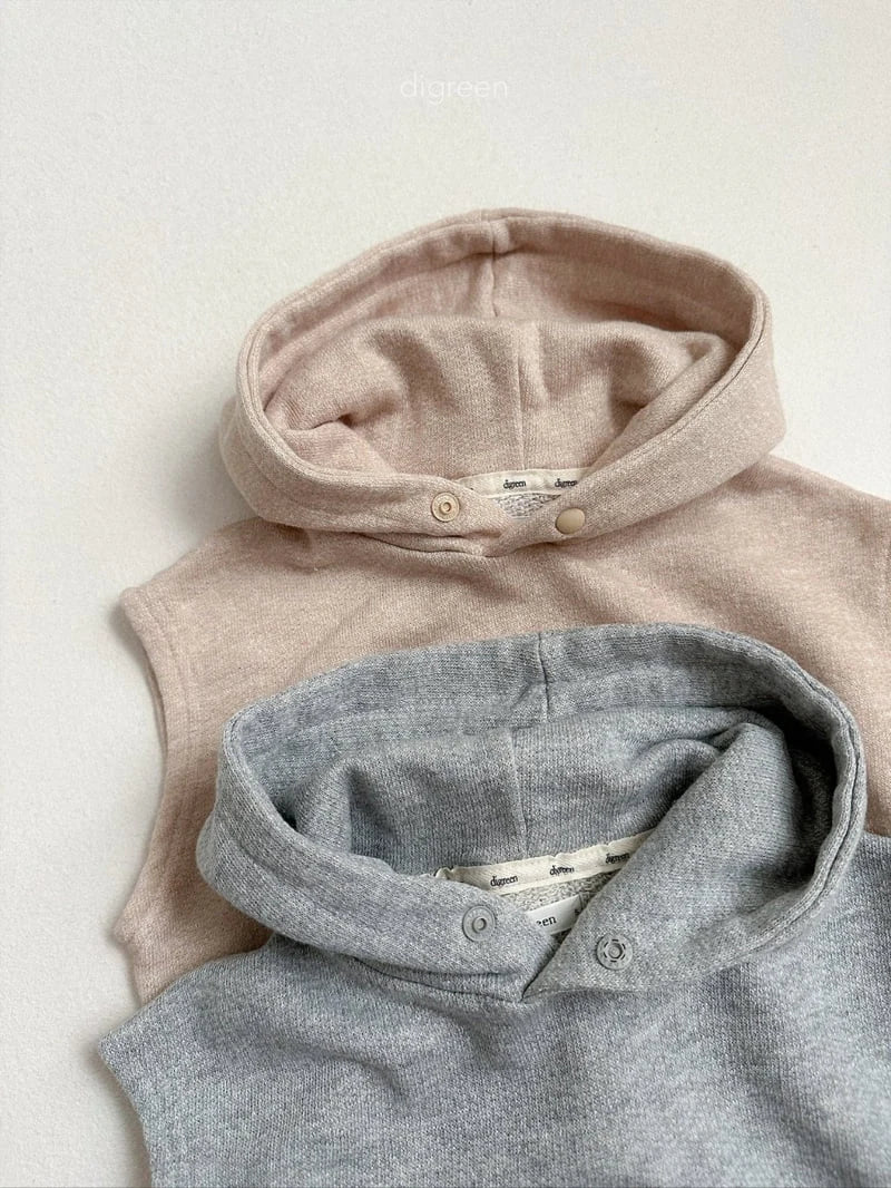 Woody Hooded Vest