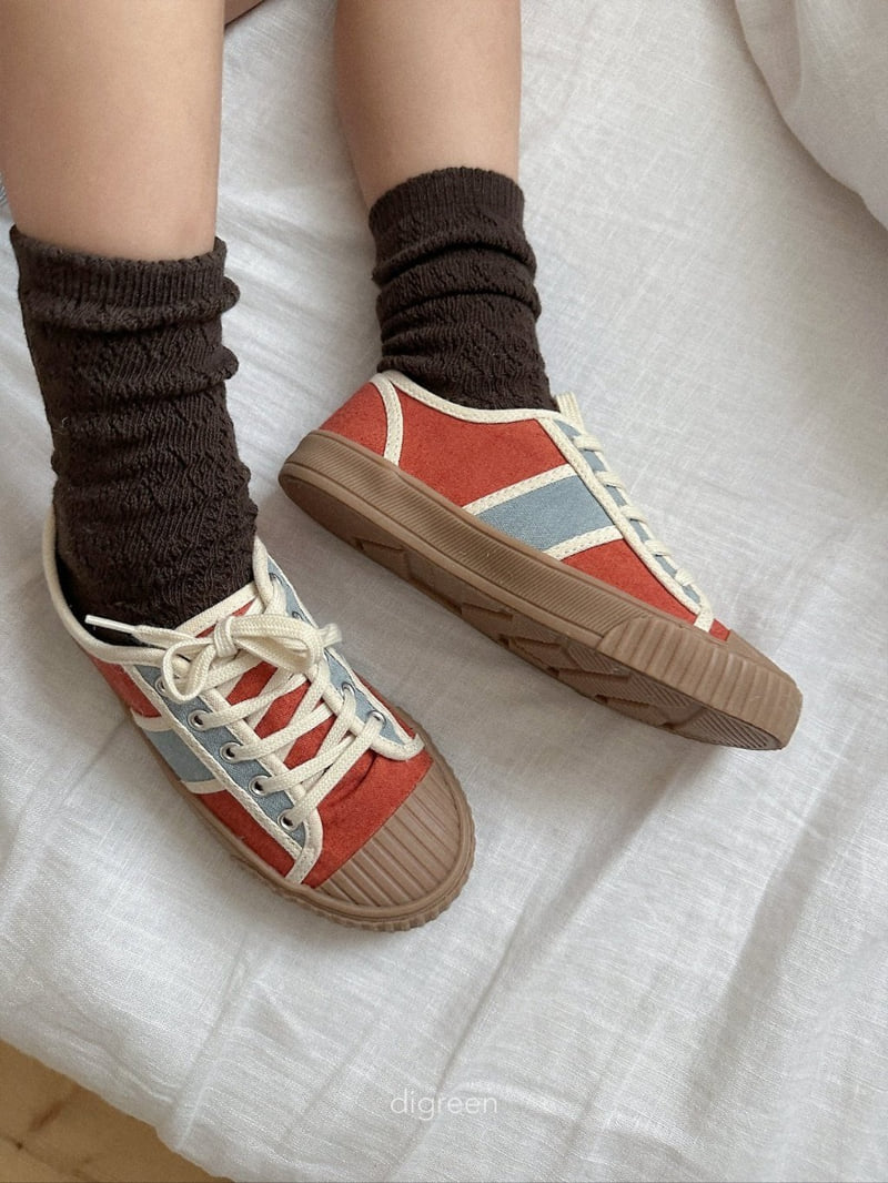 Eyelet Socks