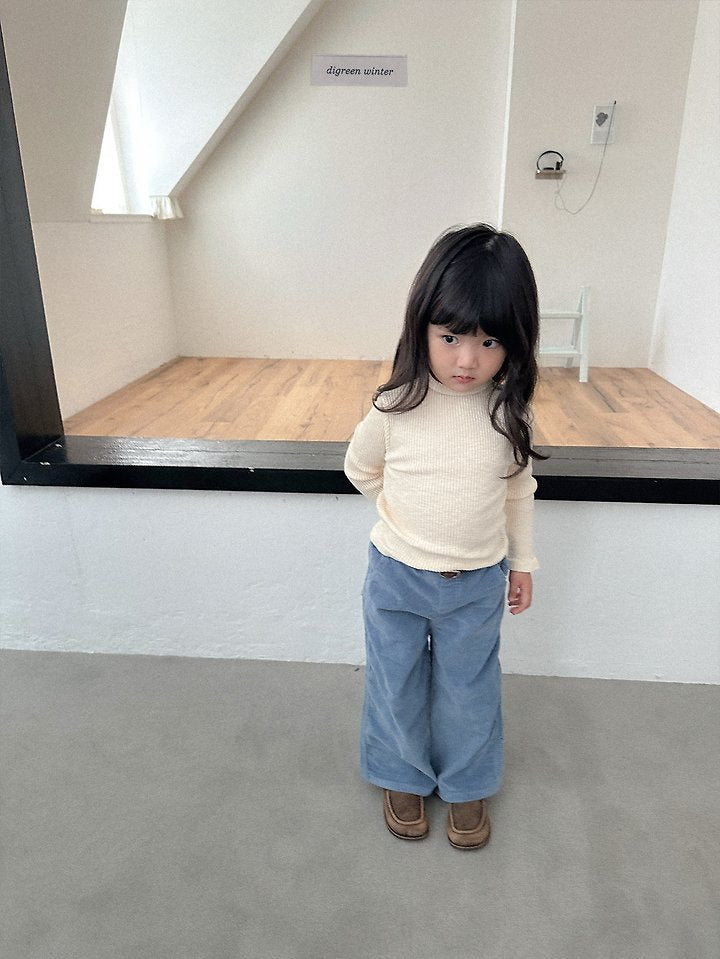 Little Foxx – Toffee Turtleneck Tee
