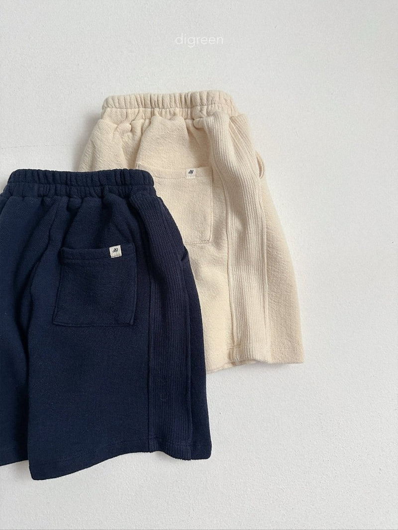 Moss Bermuda Pants