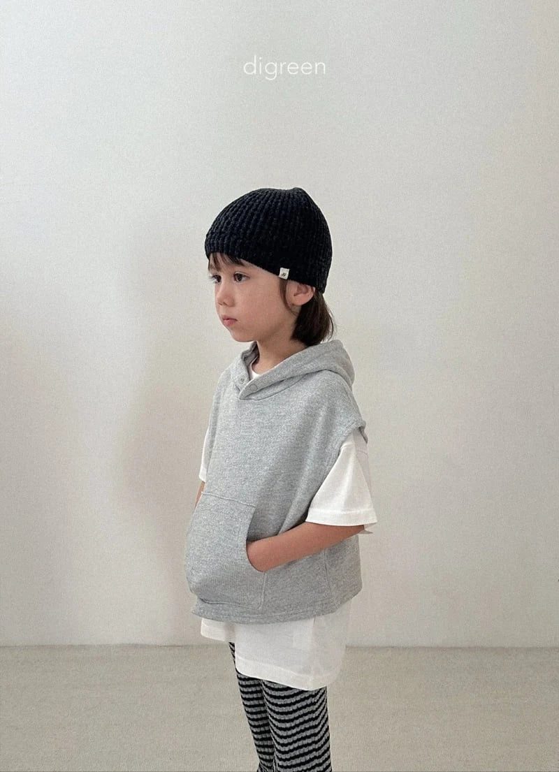 Woody Hooded Vest