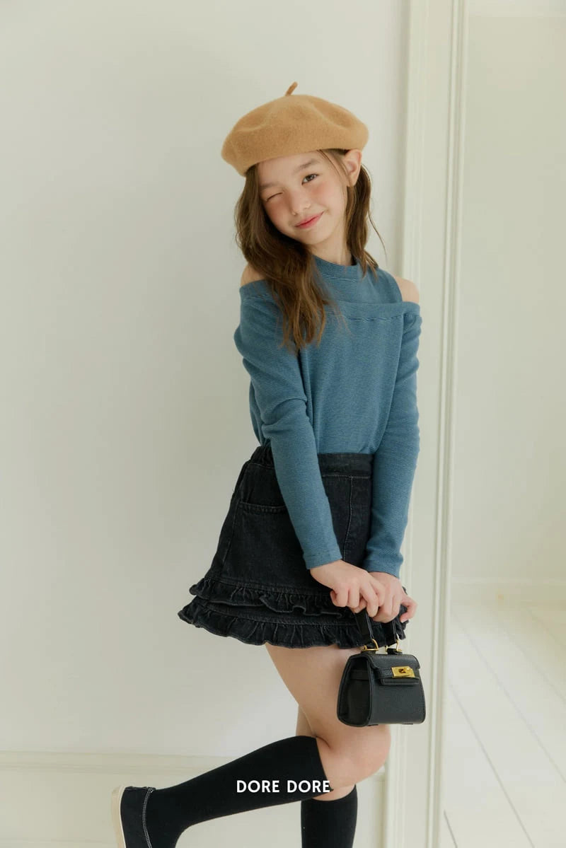 Little Foxx – Low Off-Shoulder Tee