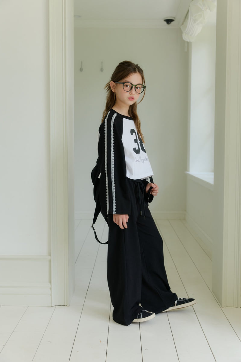 Little Foxx – Lace Raglan Crop Tee