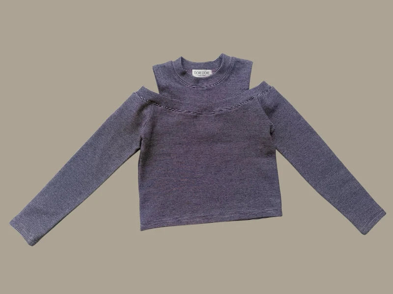 Little Foxx – Low Off-Shoulder Tee