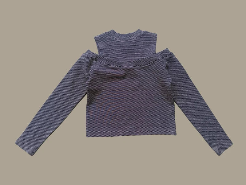 Little Foxx – Low Off-Shoulder Tee