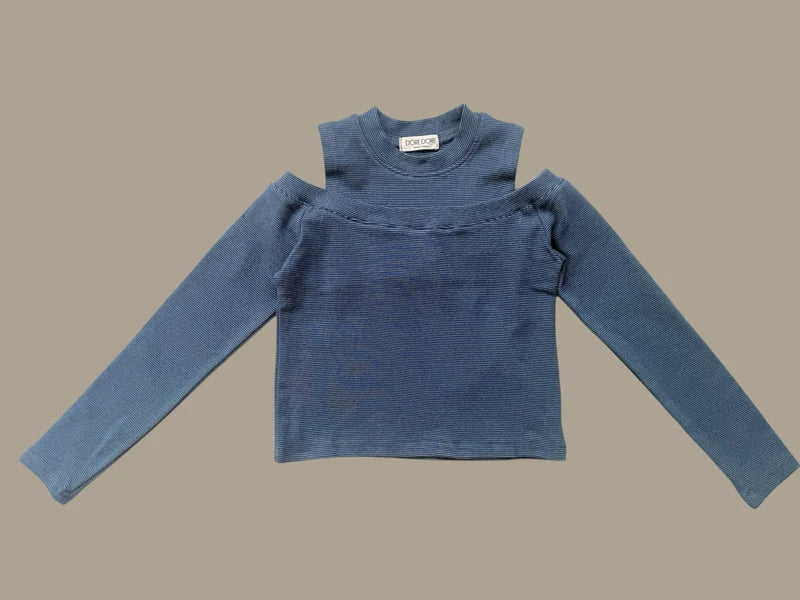 Little Foxx – Low Off-Shoulder Tee
