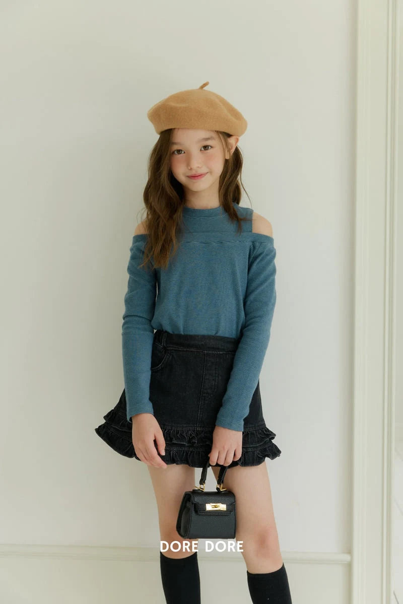 Little Foxx – Low Off-Shoulder Tee