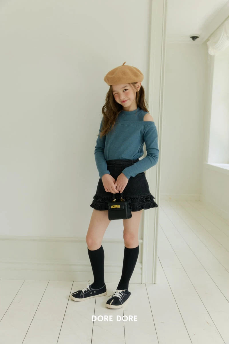Little Foxx – Low Off-Shoulder Tee