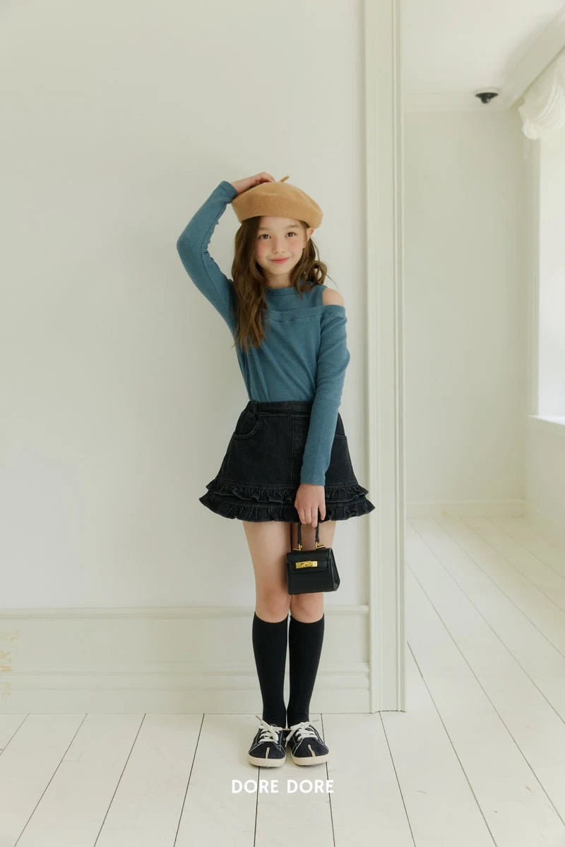 Little Foxx – Low Off-Shoulder Tee
