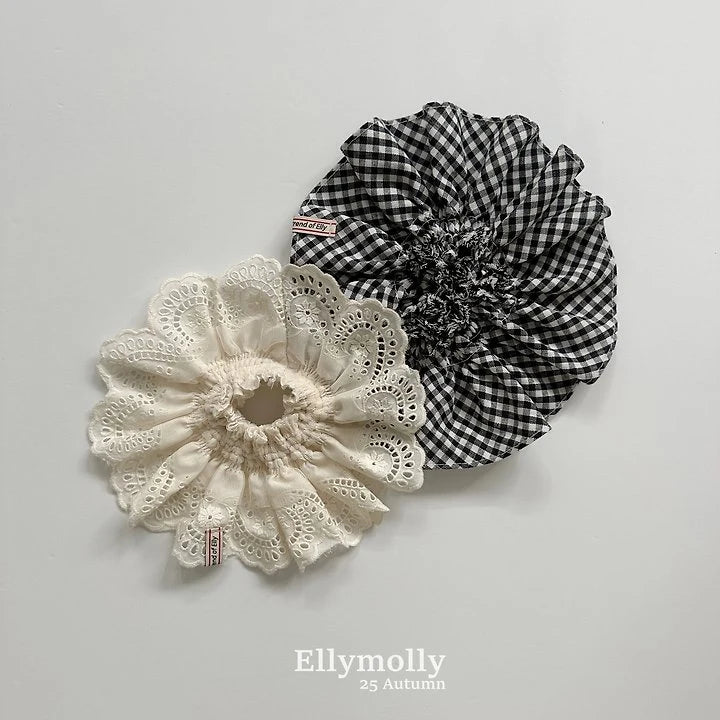 Little Foxx – Flower Scrunchie