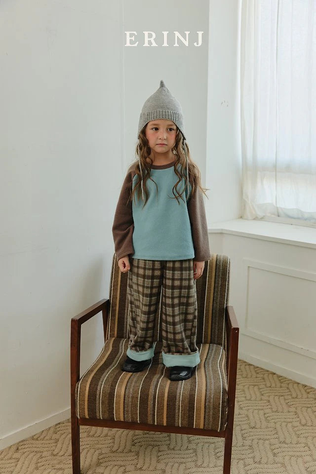 Little Foxx – Tail Stretch Raglan Tee