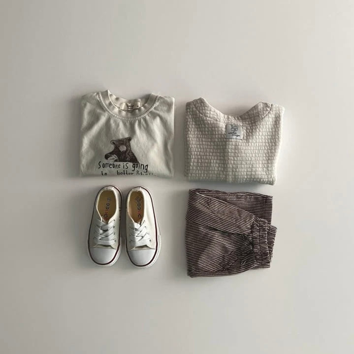 Brownie Line Pants – Weite Hose mit feinen Streifen