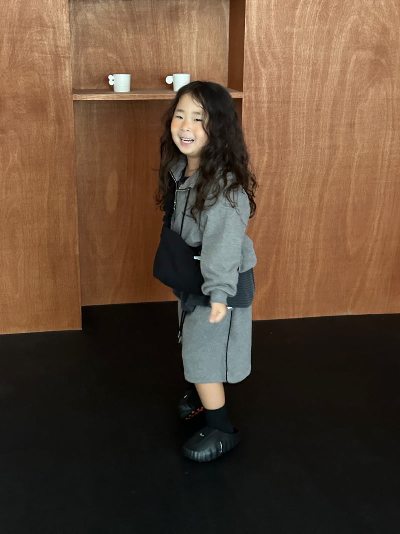 Little Foxx – Piping Burmuda Pants