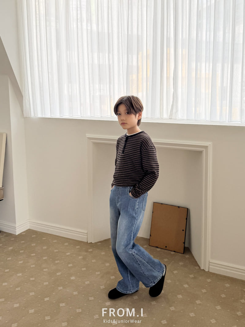 Little Foxx – Slit Flare Denim Pants