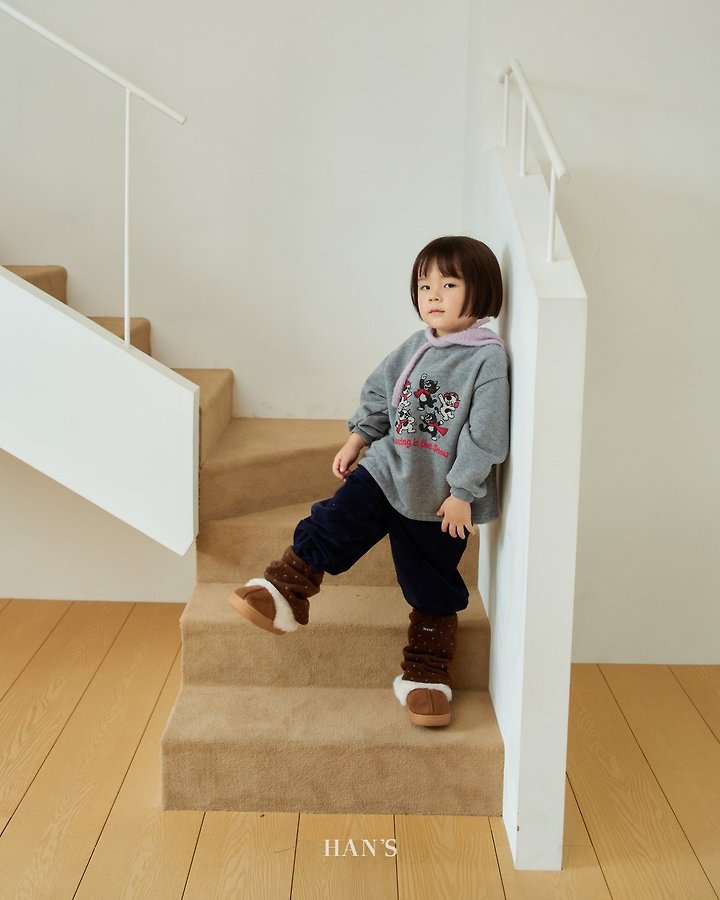 Little Foxx – Yang Dancing Sweatshirt