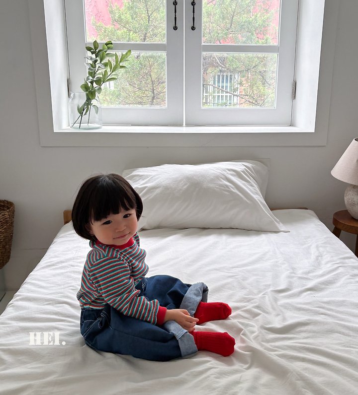 Little Foxx – Peekaboo Denim Pants