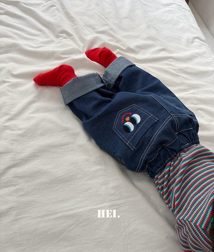 Little Foxx – Peekaboo Denim Pants