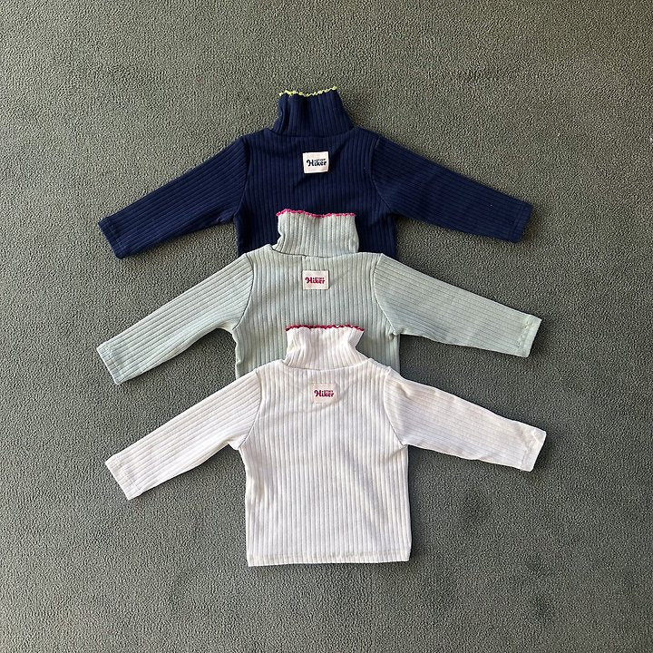 Little Foxx – Duck Fit Pin Tuck Turtleneck Tee