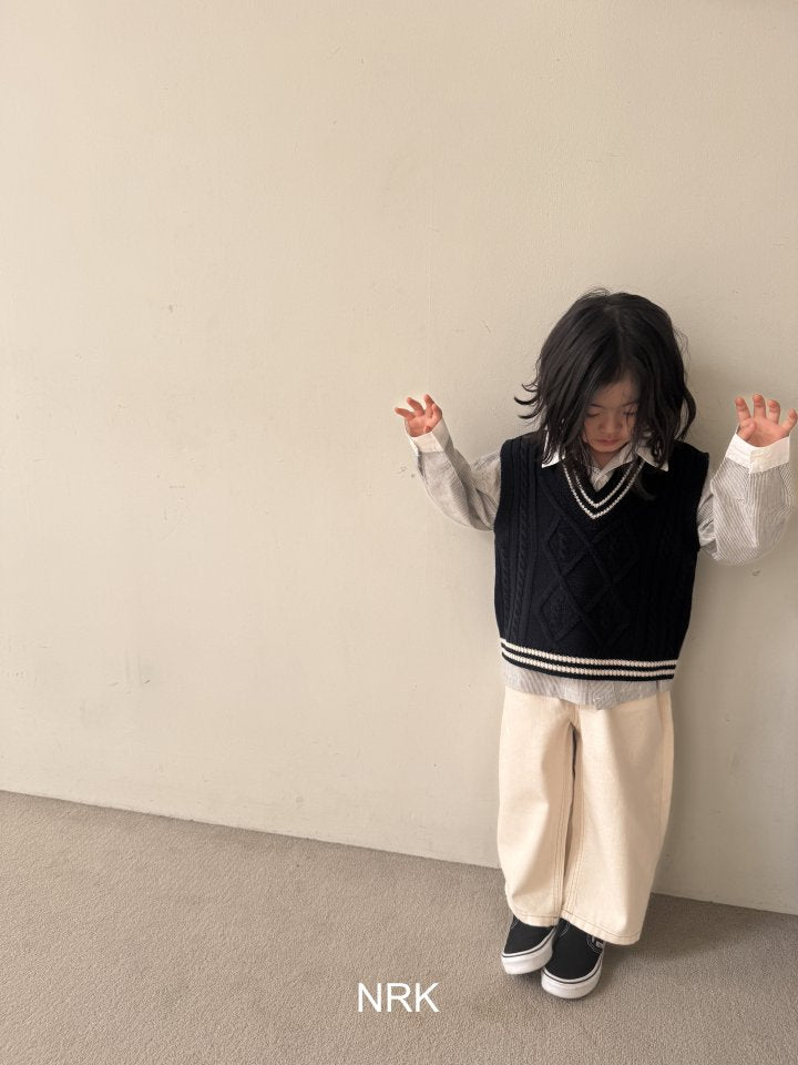 School Look Vest2_byLittleFox_jetztvorbestellen