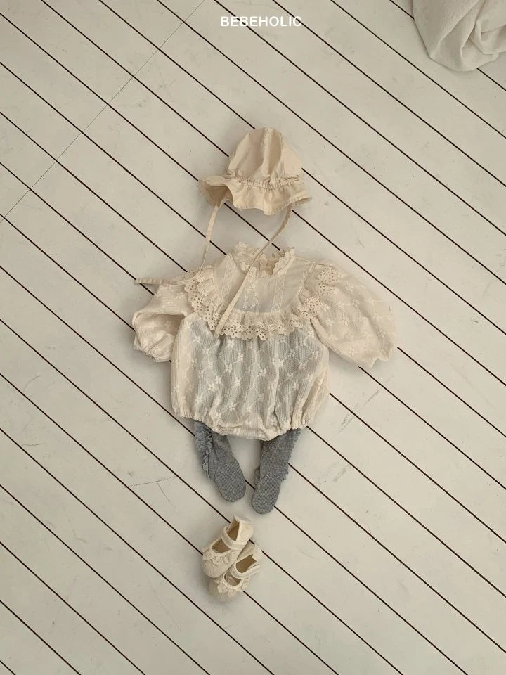 Brie Lace Suit3_byLittleFox_jetztvorbestellen