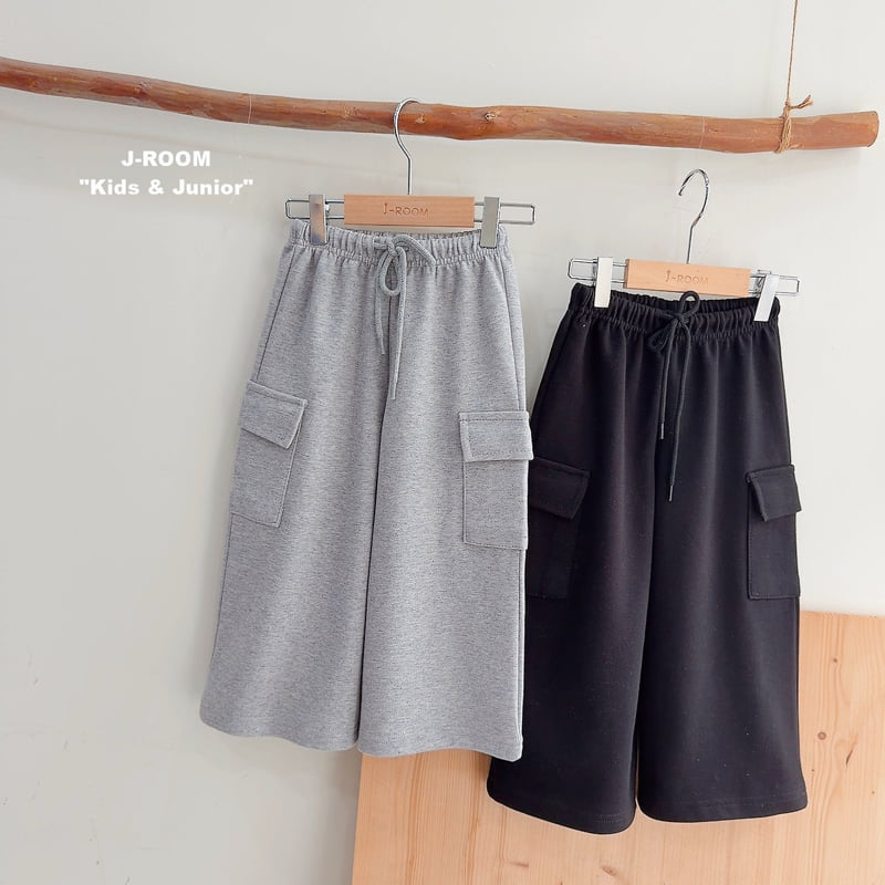Little Foxx – Loose Fit Wide Cargo Pants