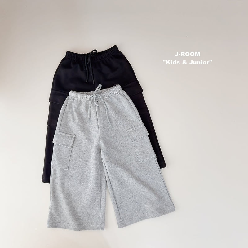 Little Foxx – Loose Fit Wide Cargo Pants