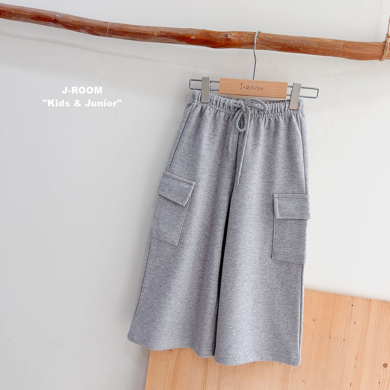 Little Foxx – Loose Fit Wide Cargo Pants