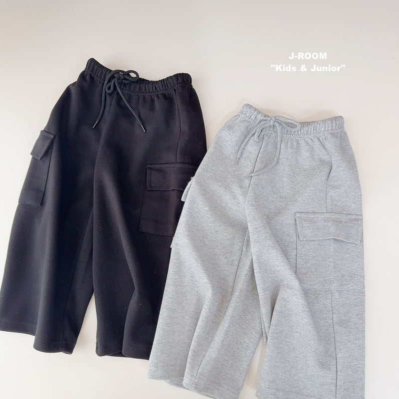 Little Foxx – Loose Fit Wide Cargo Pants