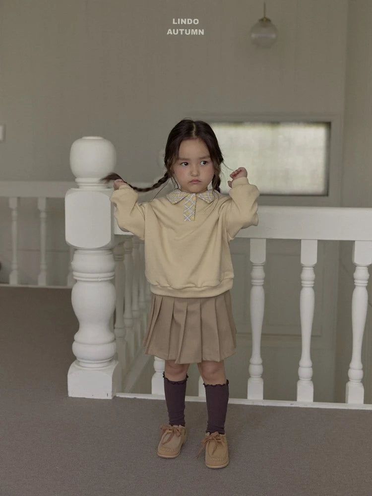Little Foxx – Flower Collar Sweatshirt