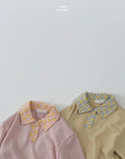 Little Foxx – Floral Collar Sweatshirt